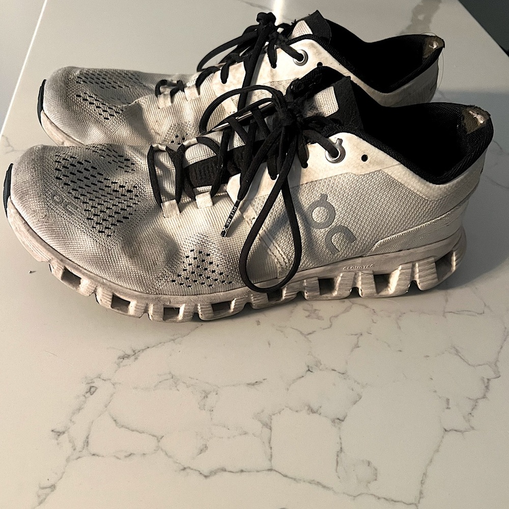 White on cloud sneaker.